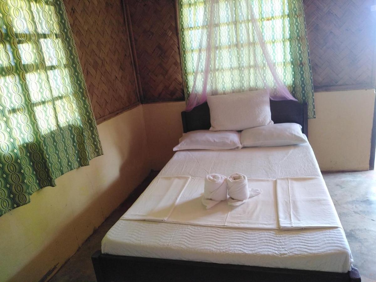Why Not Restobar Cottages ซาบัง ภายนอก รูปภาพ