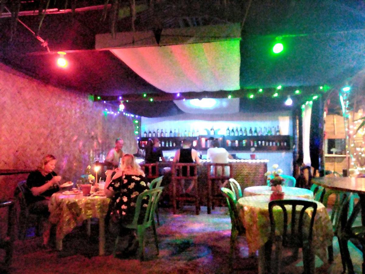 Why Not Restobar Cottages ซาบัง ภายนอก รูปภาพ